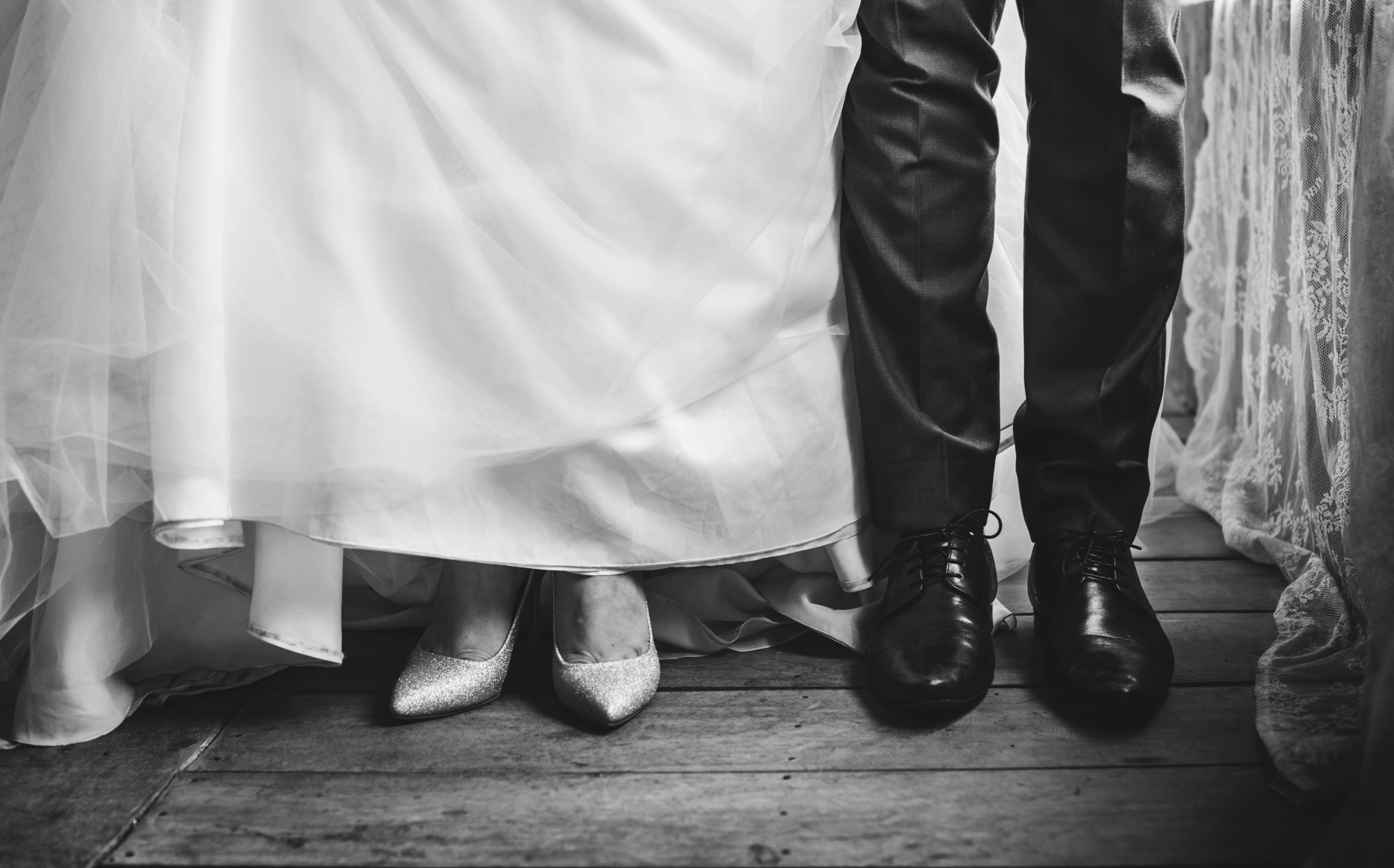 bride-groom-feet-wedding-marriage-ceremony